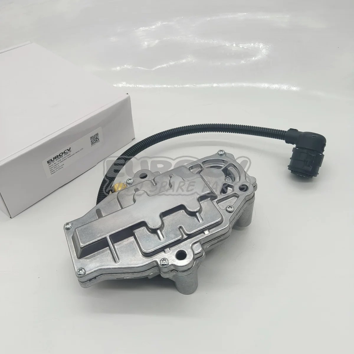 قطع غيار لشاحنات فولفو VOE 21935705 22327069   علبة التروس صمام الملف اللولبي 12 فولت