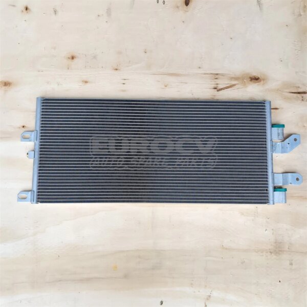 قطع غيار لشاحنات سكانيا SCE 2014389   مكثف تكييف الهواء