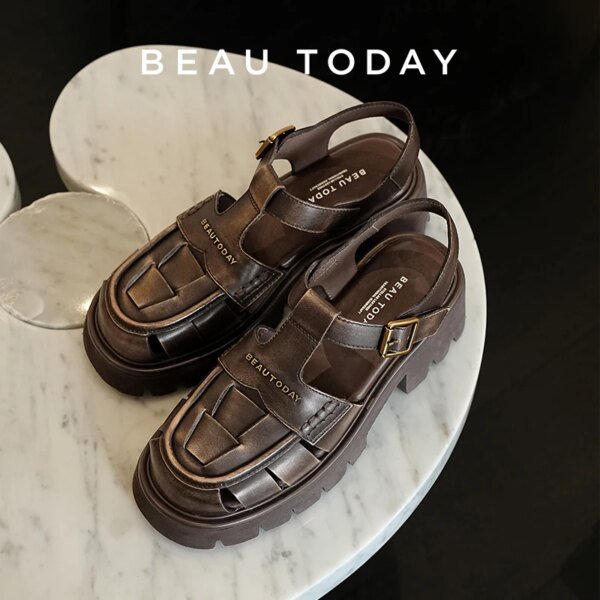 323408-07f89e.jpg صندل نسائي بمنصة جلاديتور